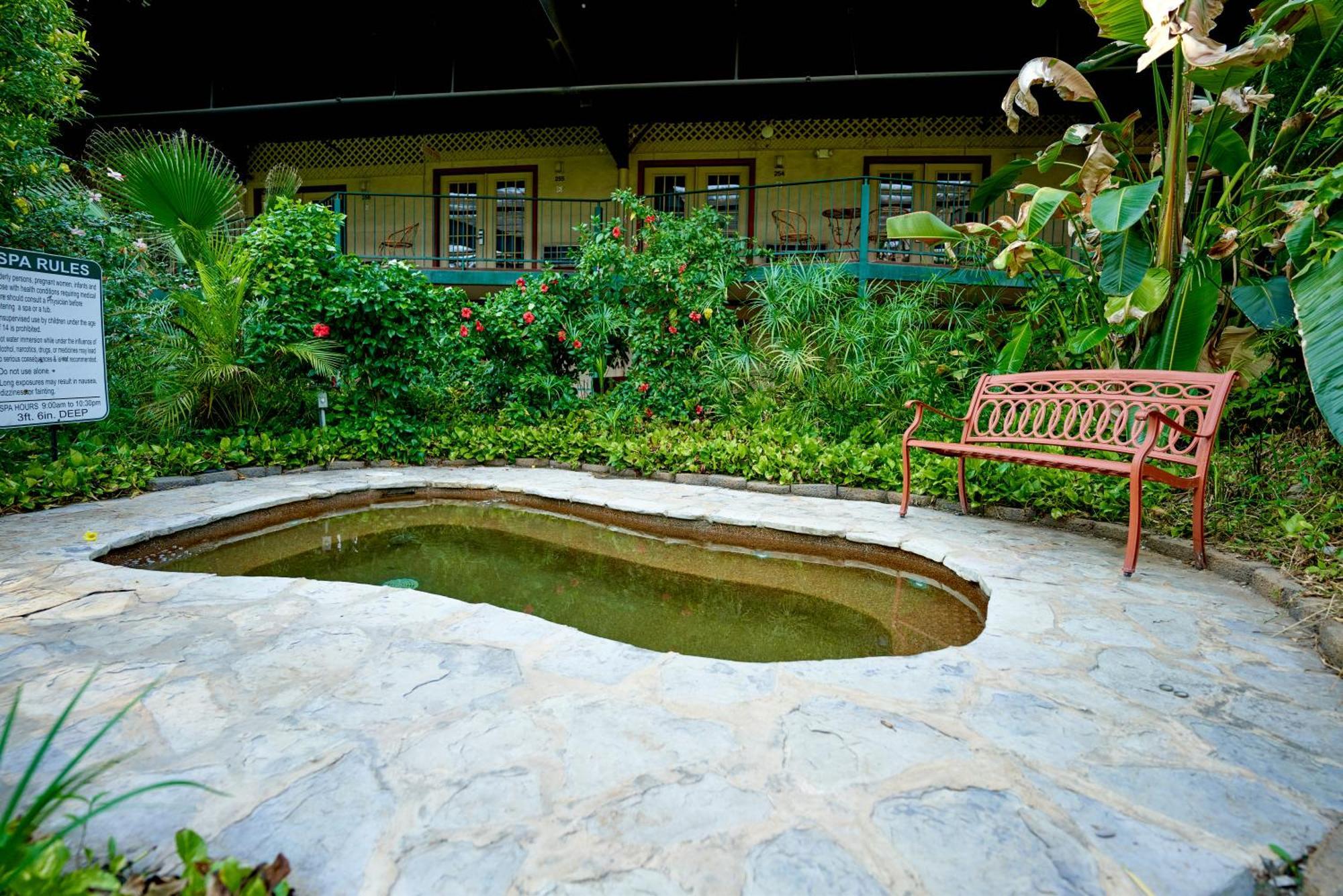 Family Garden Inn & Suites Laredo Exteriér fotografie