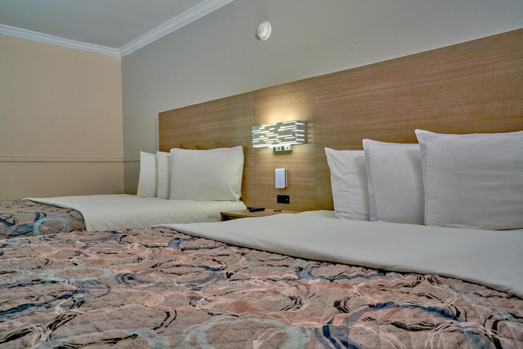 Family Garden Inn & Suites Laredo Exteriér fotografie